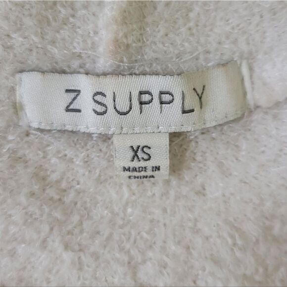 Z Supply Women's Bone Long Sleeve Kacey Feather Hoodie - Picture 6 of 16